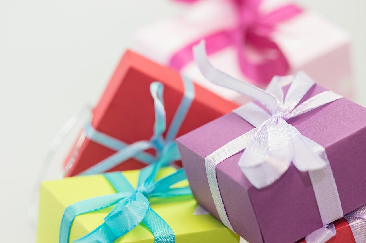 Jak zapakować prezenty świąteczne?