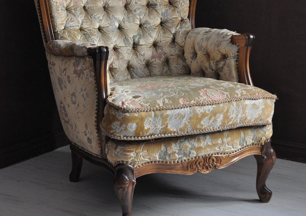 „Fotel dziadka” a wnętrze w klasycznym stylu
