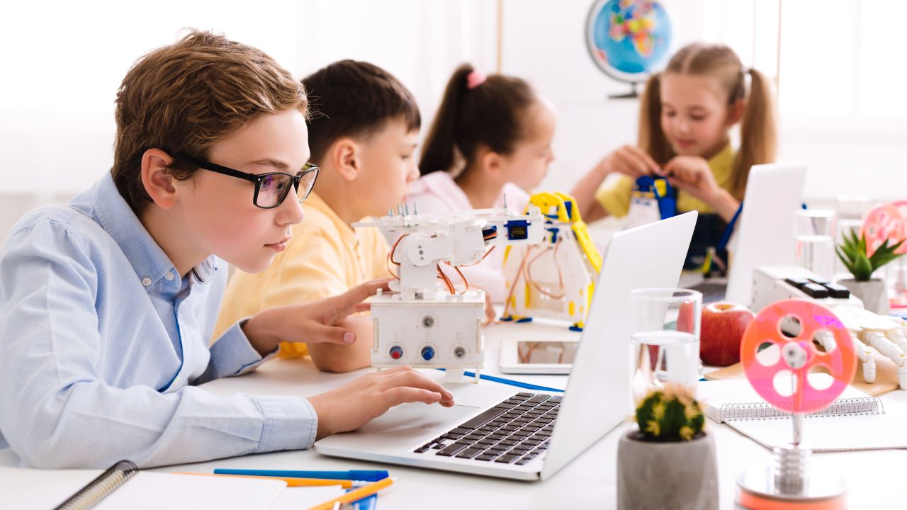 Oprogramowanie dla dzieci – do użytku w szkole i w domu