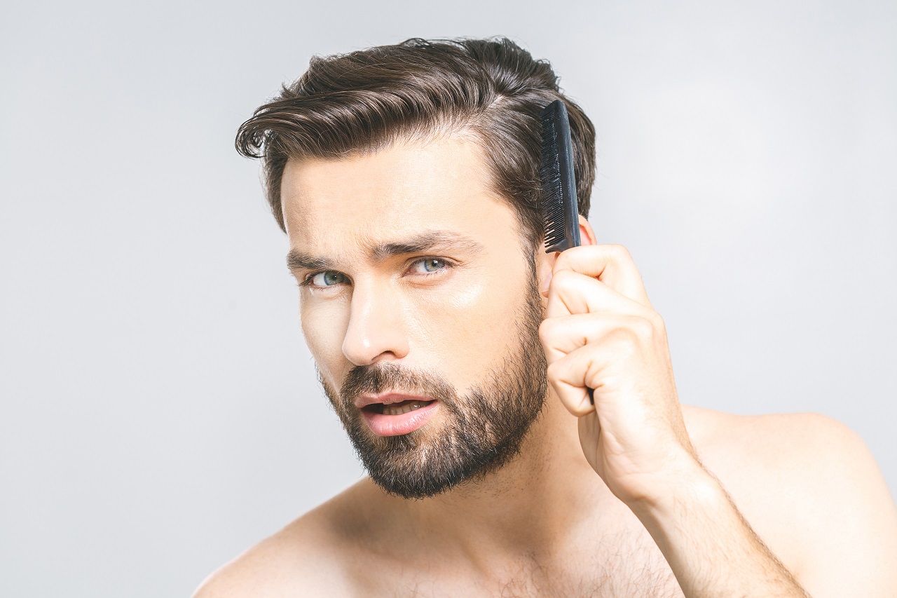 Fryzury męskie – jak modnie układać i strzyc włosy