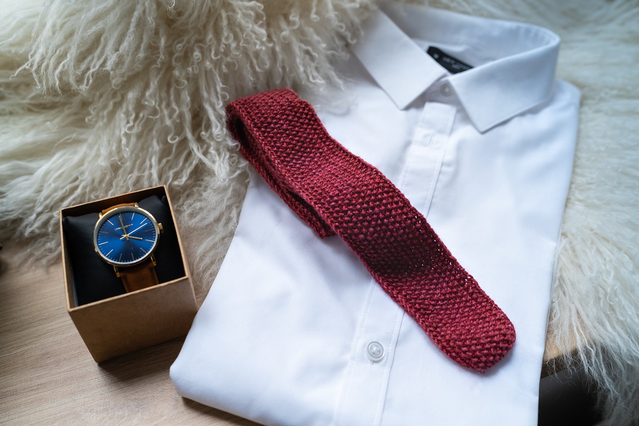Krawat czy muszka – zalety obu rozwiązań