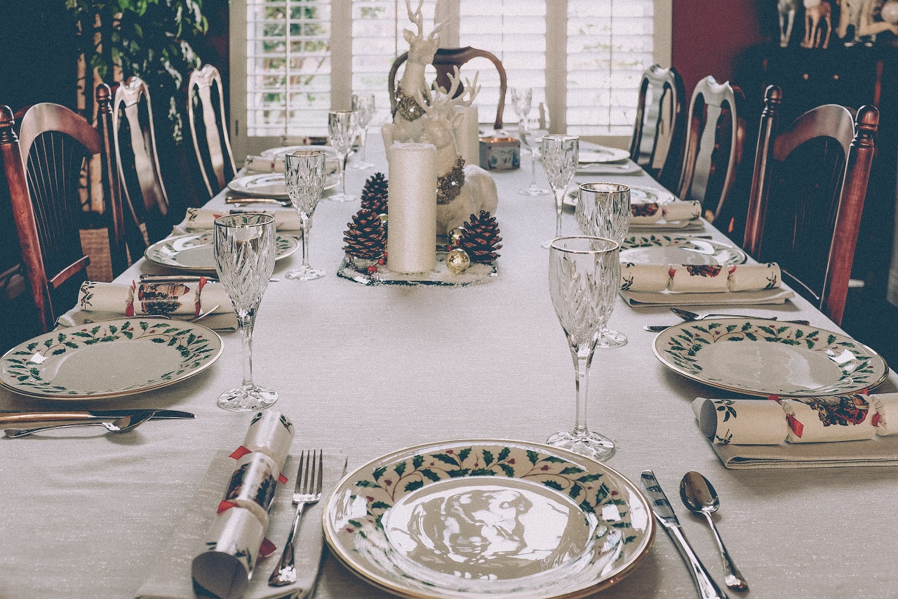 Jak udekorować stół na przyjęcie gości?